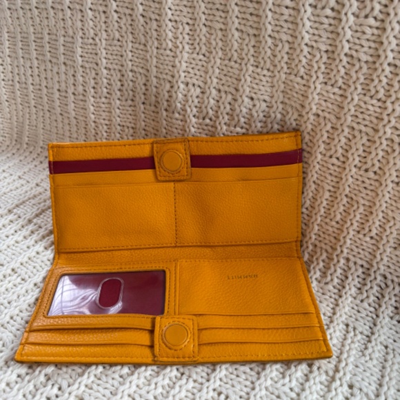 Hammitt 110 North Wallet - Picture 2 of 3